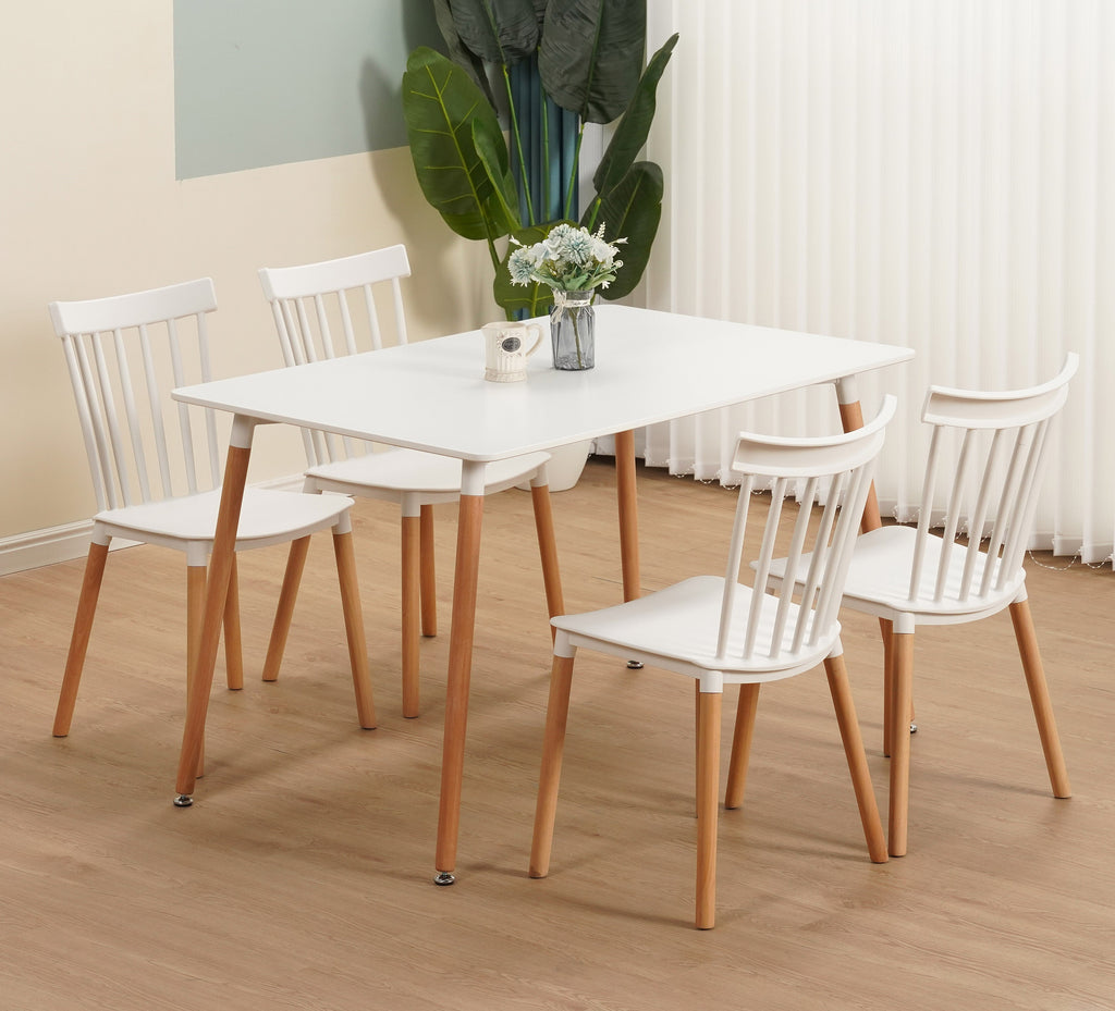 White Dining table and 4 Classic chairs