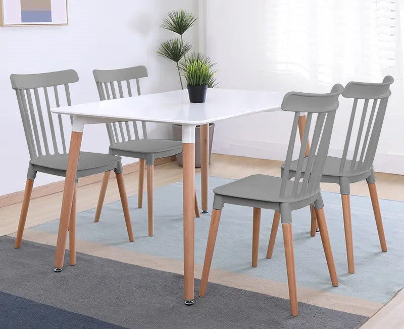 White Dining table and 4 Classic chairs