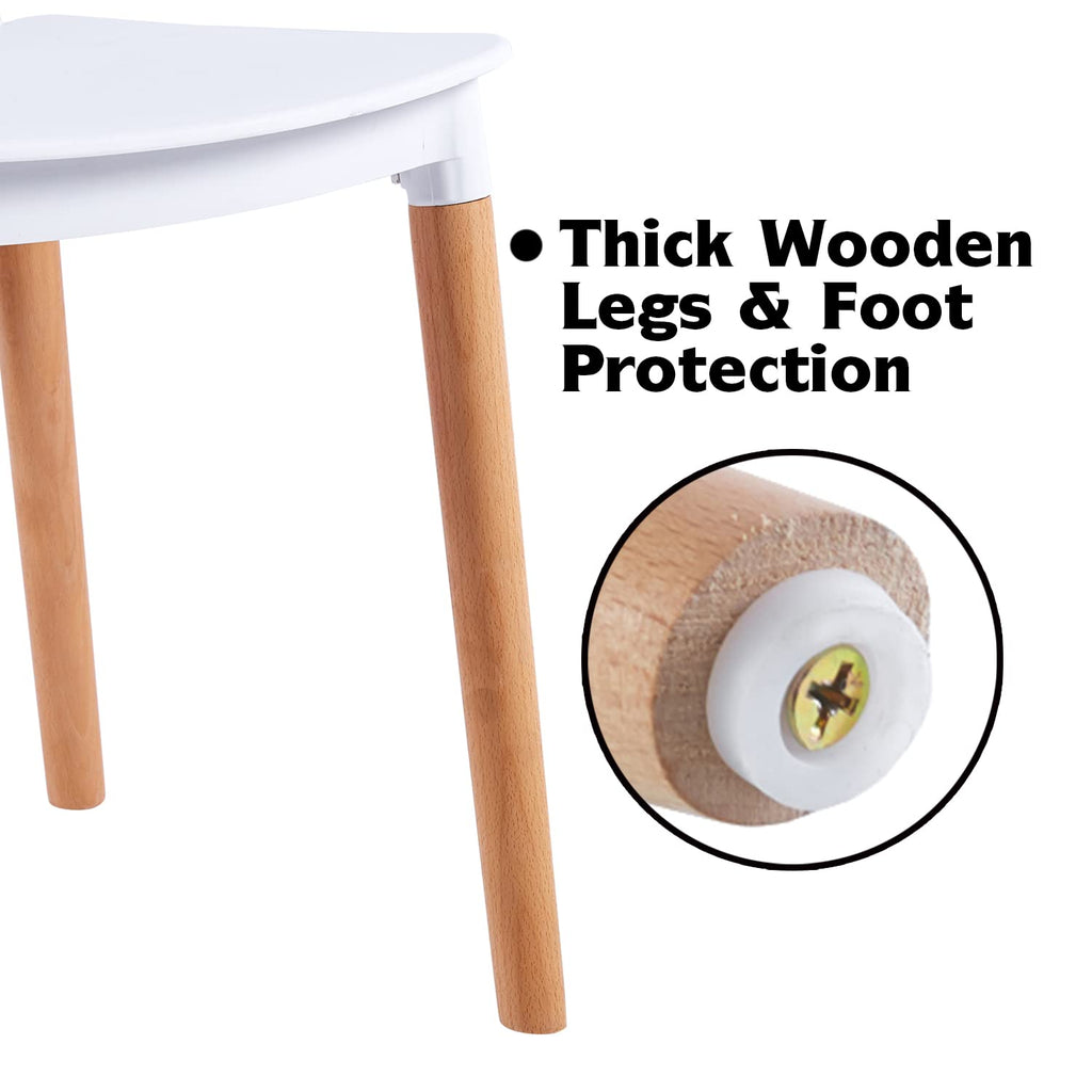 White Dining table and 4 Classic chairs